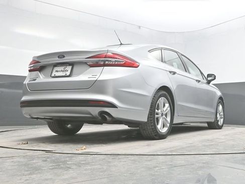 Used 2018 Ford Fusion SE image 32