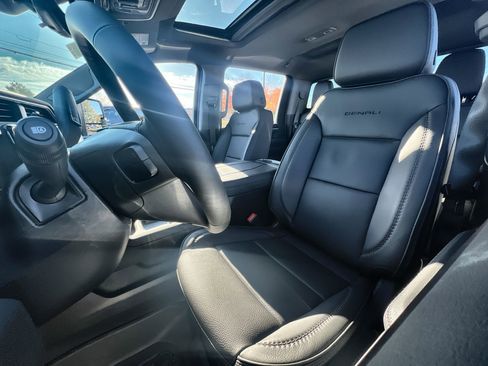 New 2026 GMC Sierra 2500 Denali w/ Denali Reserve Package image 15