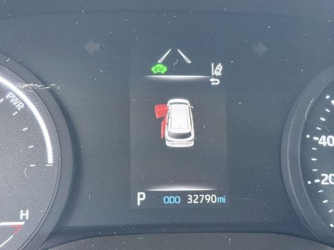 Used 2024 Toyota Sienna XLE w/ XLE Plus Package image 17