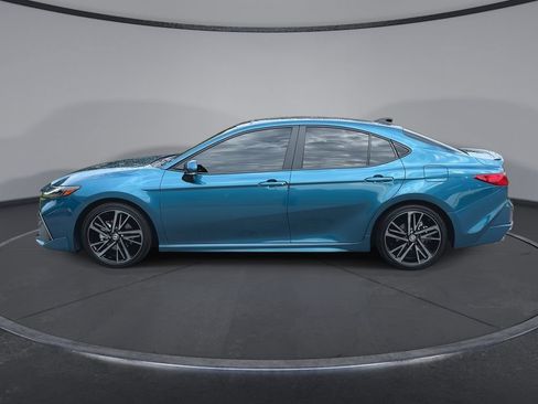 Used 2025 Toyota Camry XSE FWD image 5