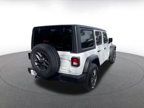 Used 2025 Jeep Wrangler Unlimited Sport AWD/4WD image 12