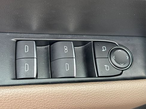 Used 2024 GMC Canyon Denali w/ LPO, Denali Black Edition image 38