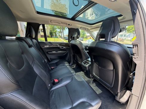Used 2018 Volvo XC90 T5 Momentum w/ Convenience Package AWD/4WD image 18