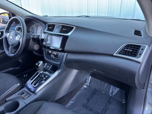 Used 2019 Nissan Sentra SR w/ Exterior Package image 13