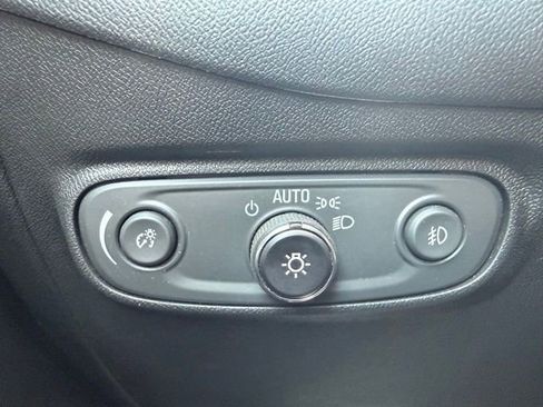 Used 2020 Chevrolet Equinox LT w/ Driver Convenience Package FWD image 23