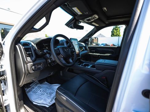 New 2025 RAM 2500 Limited image 19