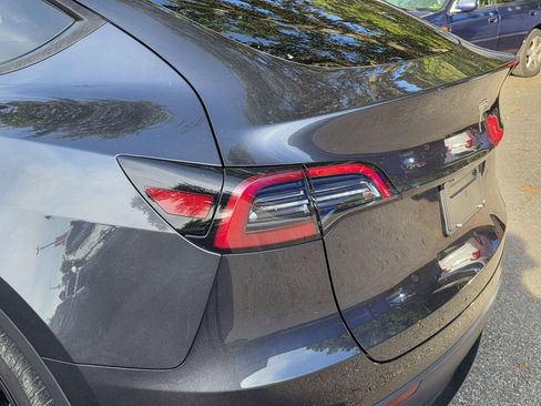 Used 2024 Tesla Model Y Long Range AWD/4WD image 6