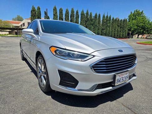 Used 2019 Ford Fusion SEL image 1