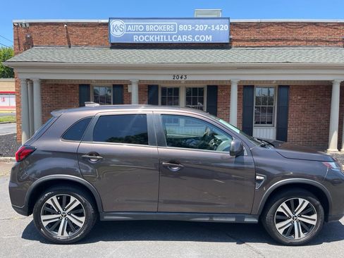 Used 2020 Mitsubishi Outlander Sport ES image 3