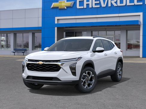 New 2025 Chevrolet Trax LT w/ Driver Confidence Package image 6