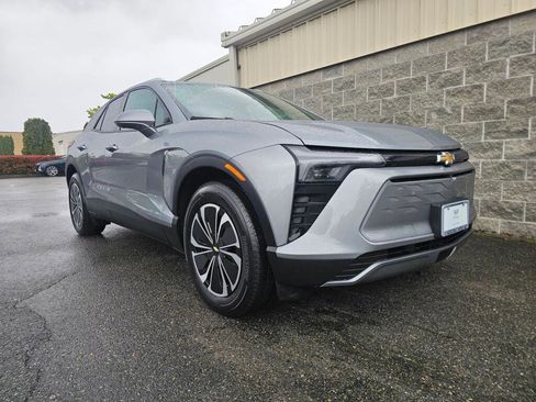 Used 2024 Chevrolet Blazer EV LT AWD/4WD image 13
