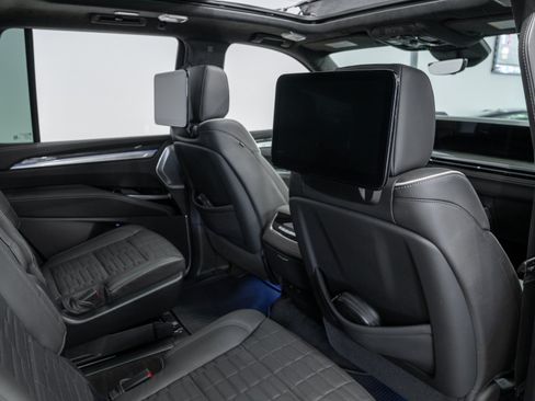 Used 2025 Cadillac Escalade V w/ LPO, ONYX Package AWD/4WD image 26
