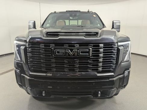 Used 2024 GMC Sierra 2500 Denali Ultimate AWD/4WD image 3