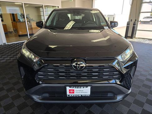 Used 2022 Toyota RAV4 LE AWD/4WD image 8