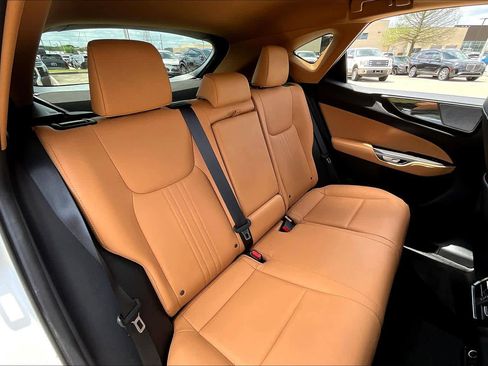 Used 2025 Lexus NX 250 FWD w/ Towing Package (2000 Lbs) image 17