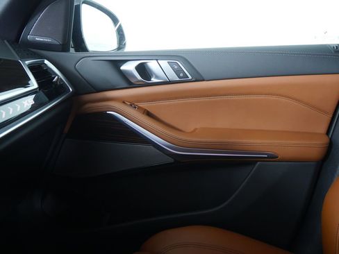 Used 2026 BMW X5 xDrive40i w/ M Sport Package image 24