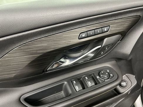 Certified 2019 GMC Terrain SLT w/ Preferred Package AWD/4WD image 22