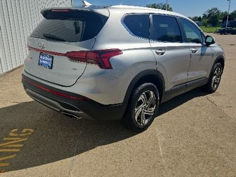Used 2021 Hyundai Santa Fe SE AWD/4WD image 5