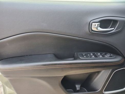 Used 2019 Jeep Compass Limited image 17