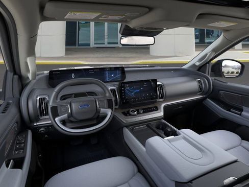 New 2025 Ford Expedition Platinum w/ Platinum Ultimate Package image 9