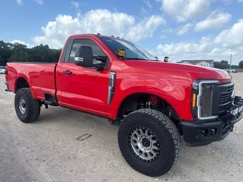 Used 2025 Ford F350 XLT w/ 360-Degree Camera Package AWD/4WD image 3