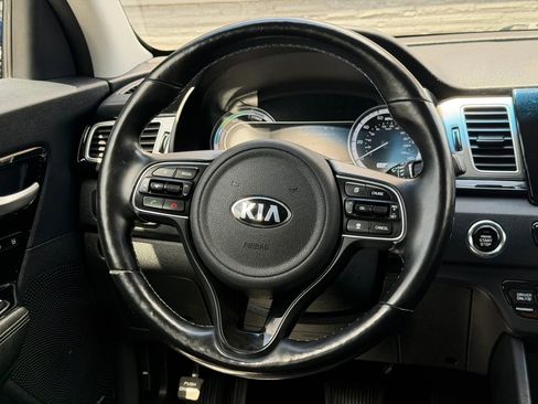 Used 2018 Kia Niro EX w/ EX Premium Package FWD image 32