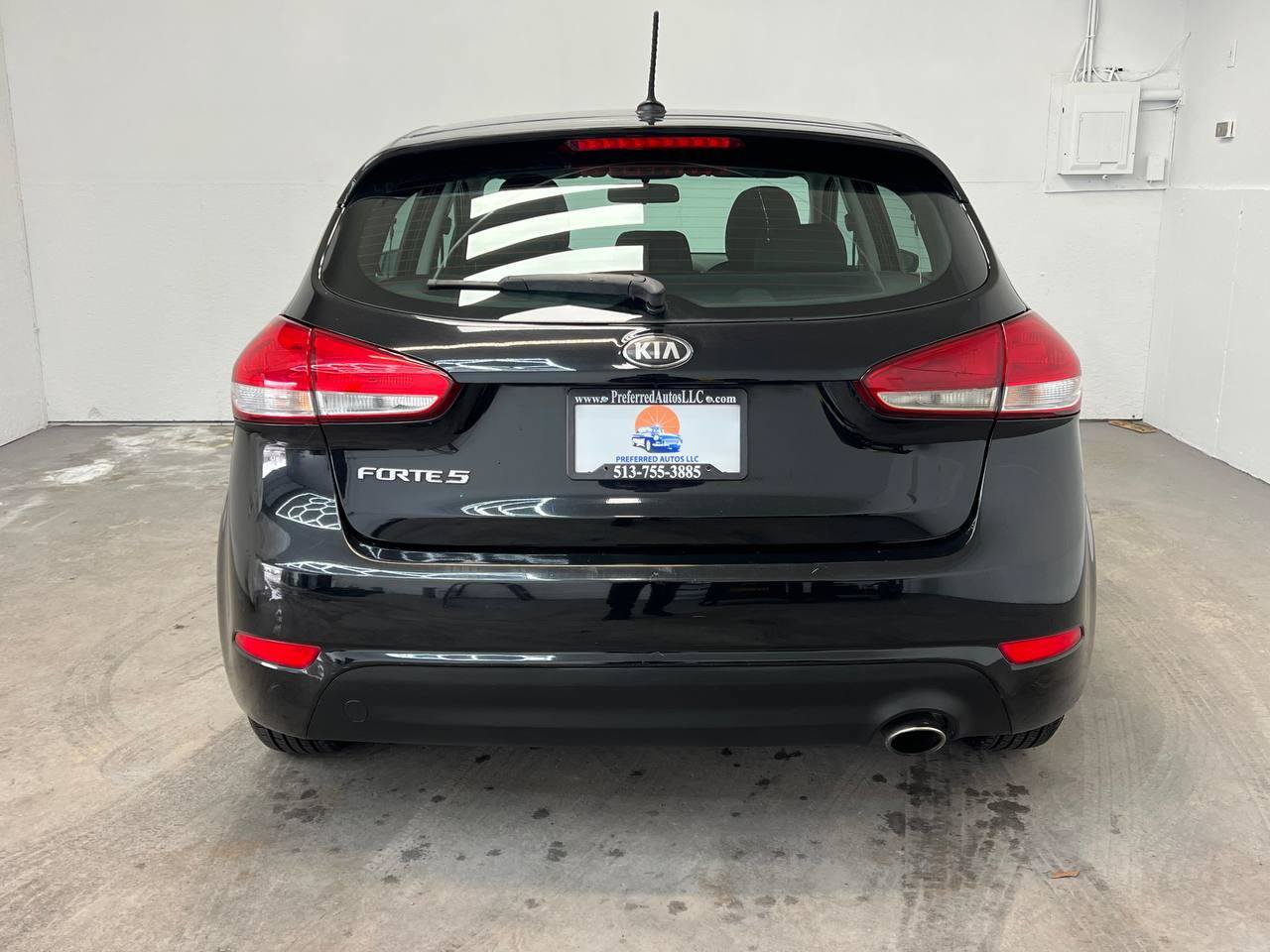 Used 2017 Kia Forte LX FWD image 5