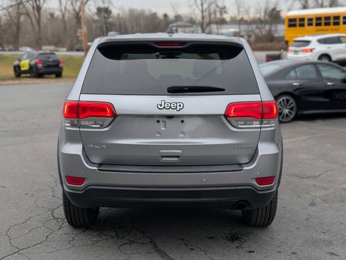 Used 2019 Jeep Grand Cherokee Laredo image 9