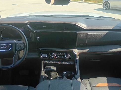 Used 2026 GMC Sierra 1500 AT4 w/ Technology Package AWD/4WD image 15