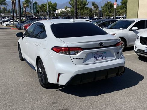 Certified 2026 Toyota Corolla SE w/ SE Package FWD image 4