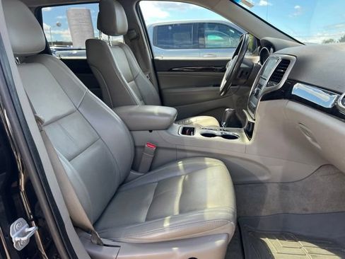 Used 2011 Jeep Grand Cherokee Laredo AWD/4WD image 9