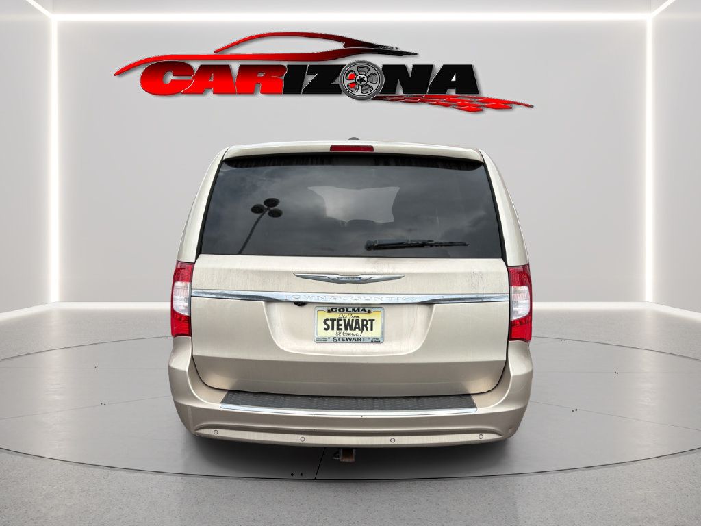 Used 2015 Chrysler Town & Country Touring-L w/ Driver Convenience Group FWD image 6