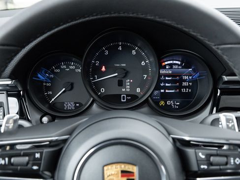 Certified 2026 Porsche Macan AWD/4WD image 14