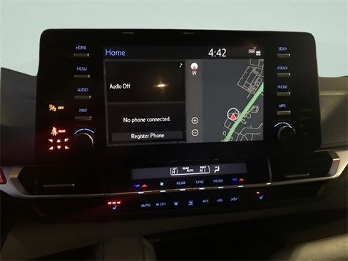 Used 2021 Toyota Sienna XLE image 16