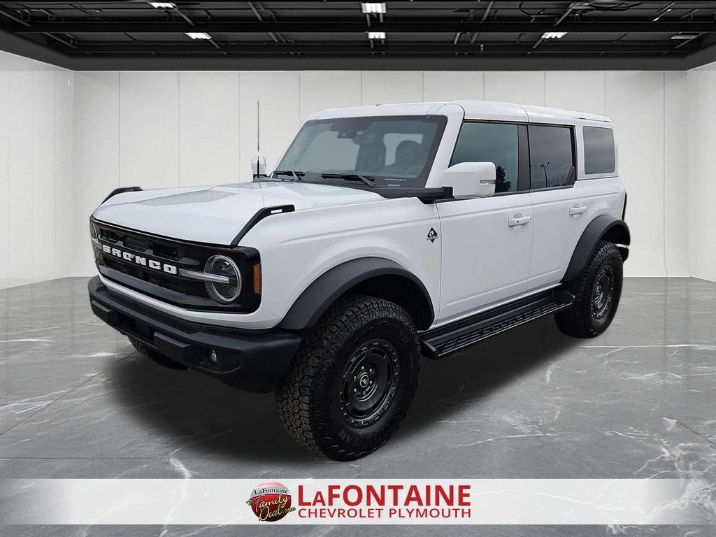 Used 2025 Ford Bronco Outer Banks w/ Sasquatch Package AWD/4WD image 1