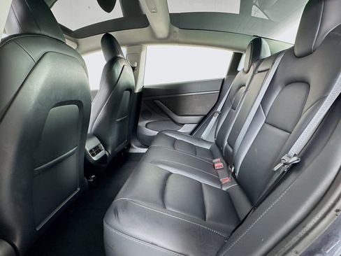 Used 2023 Tesla Model 3 Standard Range image 12