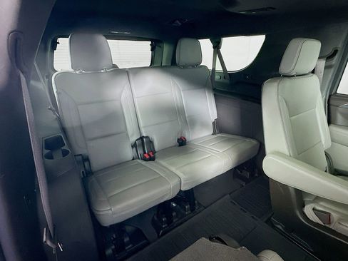 Used 2021 GMC Yukon XL SLT w/ SLT Premium Package image 35