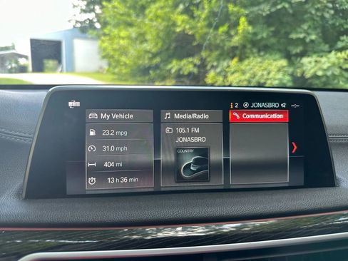 Used 2018 BMW 750i xDrive image 43