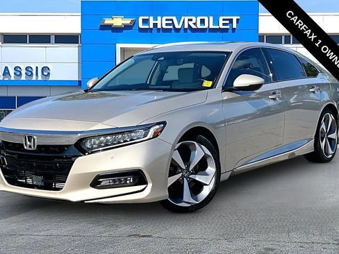 Used 2020 Honda Accord Touring image 2