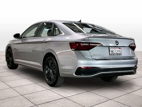 Used 2024 Volkswagen Jetta SE FWD image 14