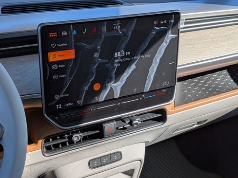 New 2025 Volkswagen ID. Buzz Pro S Plus image 18