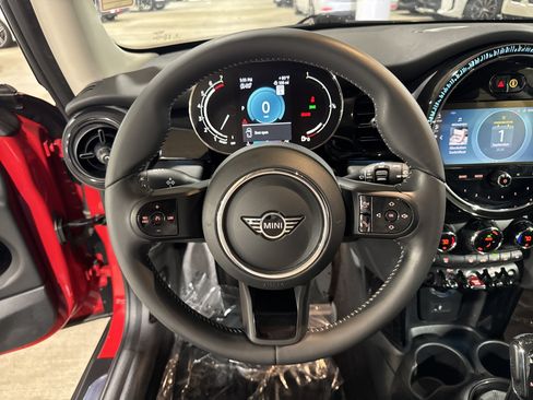 Certified 2024 MINI Cooper 2-Door Hardtop FWD image 17
