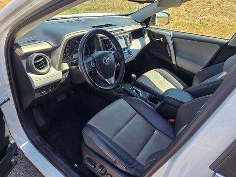 Used 2014 Toyota RAV4 Limited AWD/4WD image 24