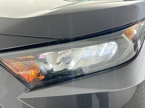 Used 2022 Toyota RAV4 LE AWD/4WD image 24