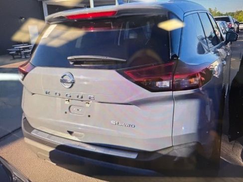 Used 2021 Nissan Rogue SL w/ Premium Package AWD/4WD image 4