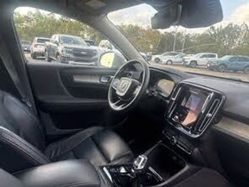 Used 2023 Volvo XC40 B5 Plus w/ Driver Assist Package image 15