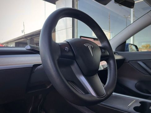 Used 2021 Tesla Model Y Long Range image 37