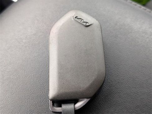 Used 2023 Kia Telluride S image 32