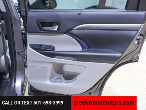 Used 2019 Toyota Highlander Limited FWD V6 1 Owner image 40