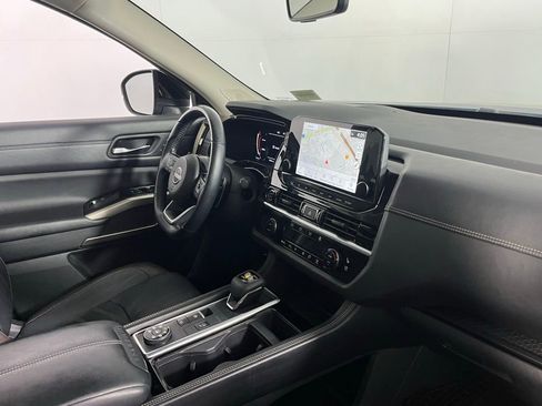 Used 2023 Nissan Pathfinder Platinum w/ Cargo Package image 30